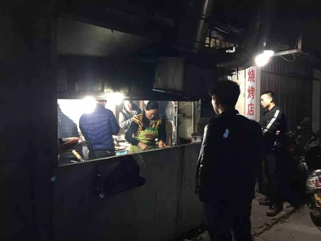 强直国外最新研究突破,小巷深处的特色小店背后的科研之光