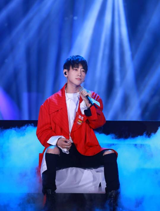 养鸡快男照片最新,励志故事中的变化、自信与成就感