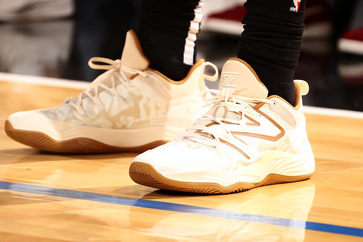 欧文3最新配色发售,一场篮球与友情的温馨邂逅