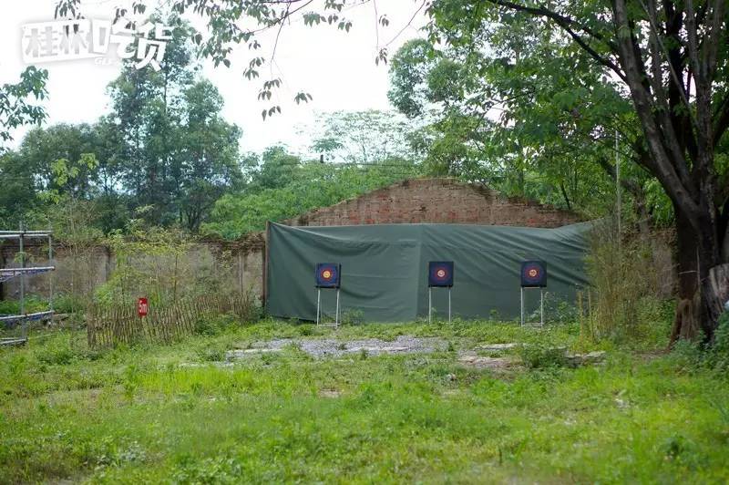 探索小巷深处的野战秘境,最新野战视频带你领略独特风味小店