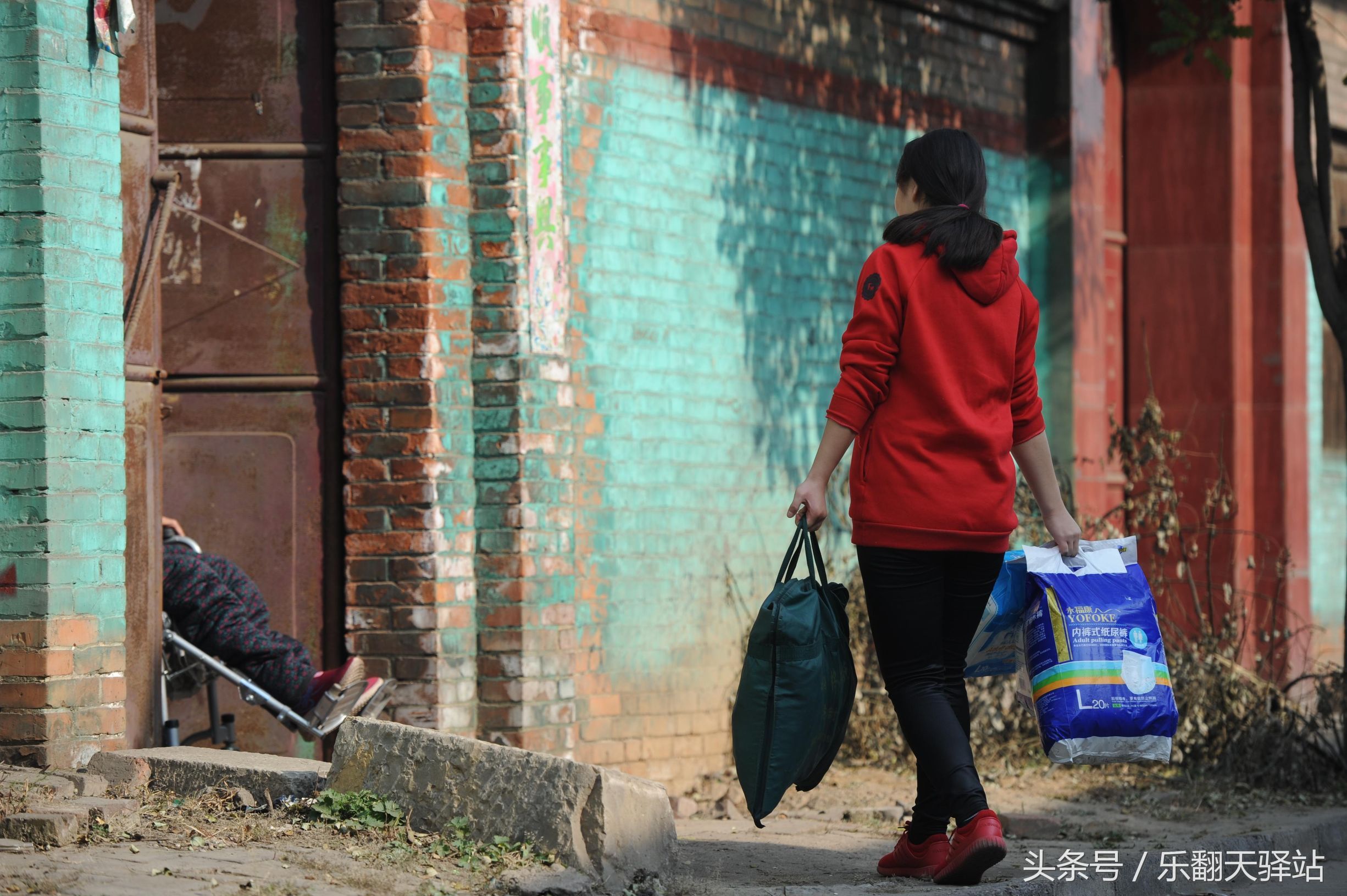 重生落魄农村媳最新,小巷深处的独特风味