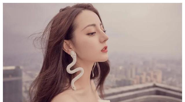 美貌动人最新章节,背景、事件与地位