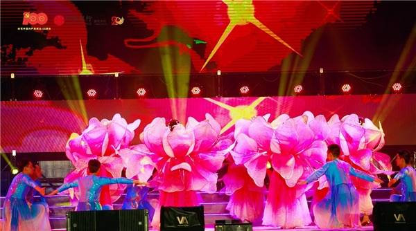 俏黄蓉传奇最新的,一个时代的文化符号与多维解读