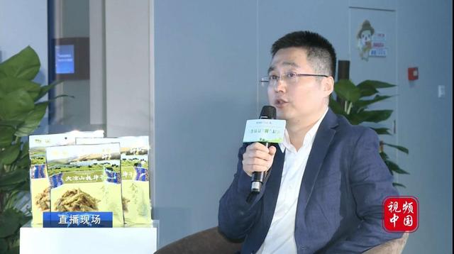 金沙县长卢宏的日常趣事与朋友间的情感纽带