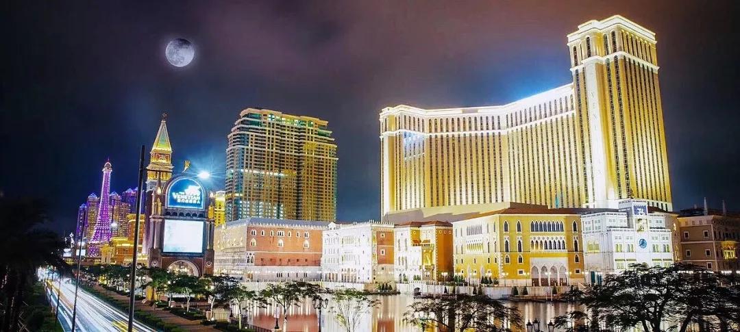 澳门三肖三淮100淮,高效性设计规划_拍照版35.734