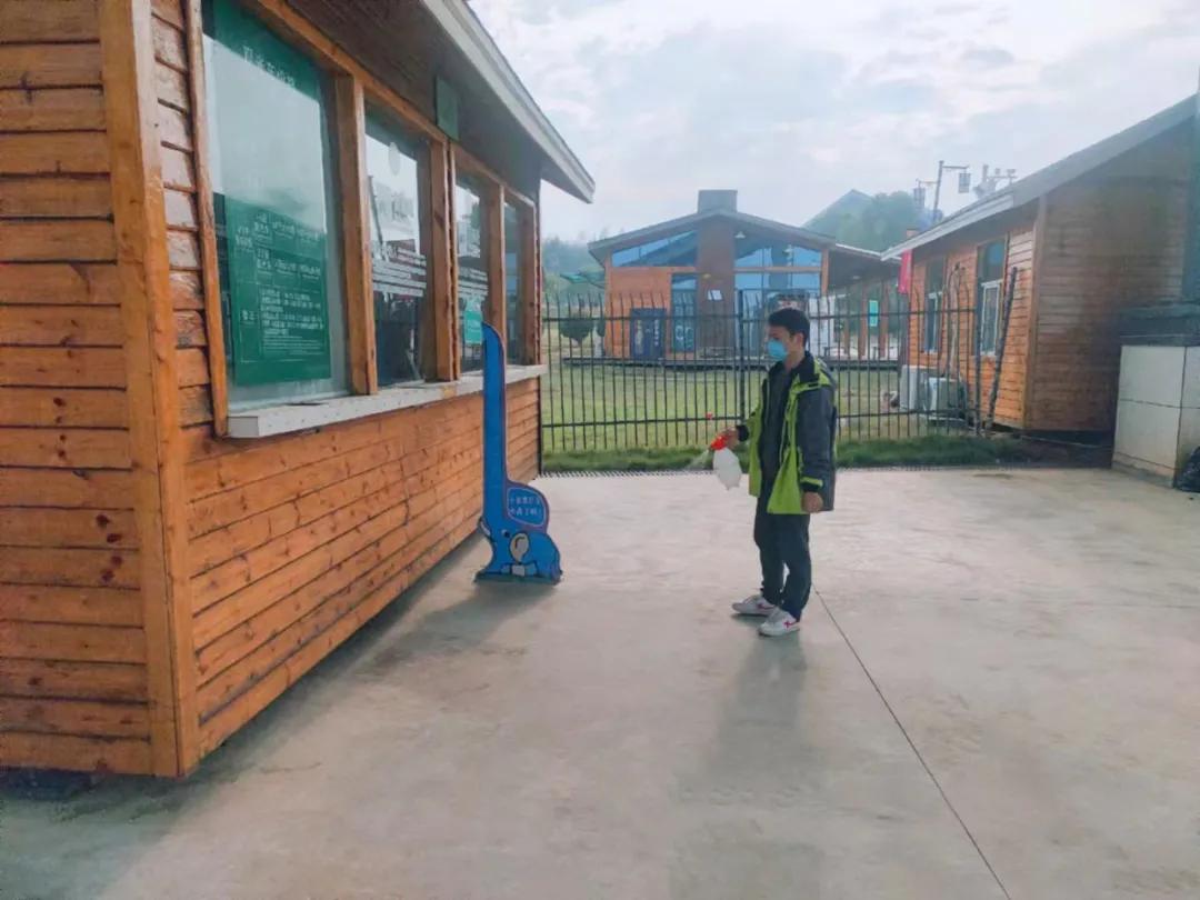 全球最新疫情下的温馨日常