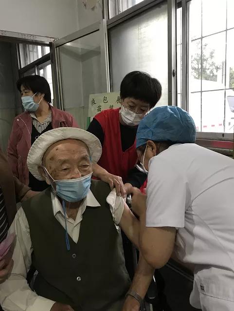 最新疫苗有吗?探访小巷中的神秘疫苗守护小店!