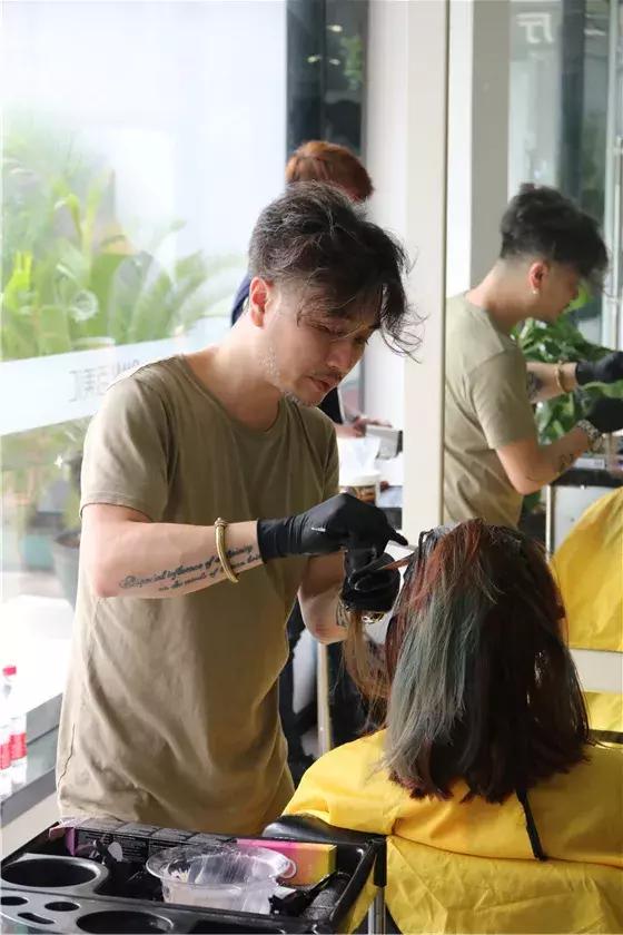 发型师最新趋势,引领潮流的发艺革命