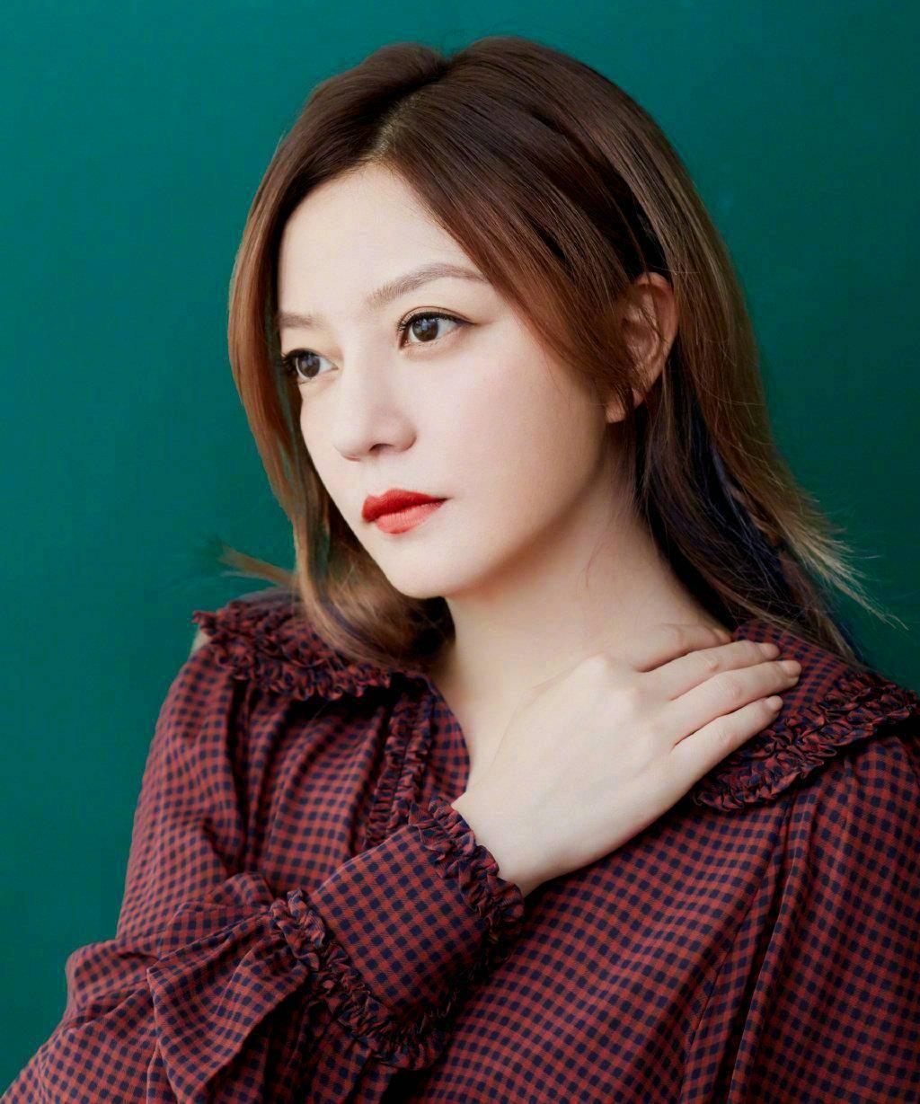 赵薇最新发布,探索影视、商业与艺术的跨界融合