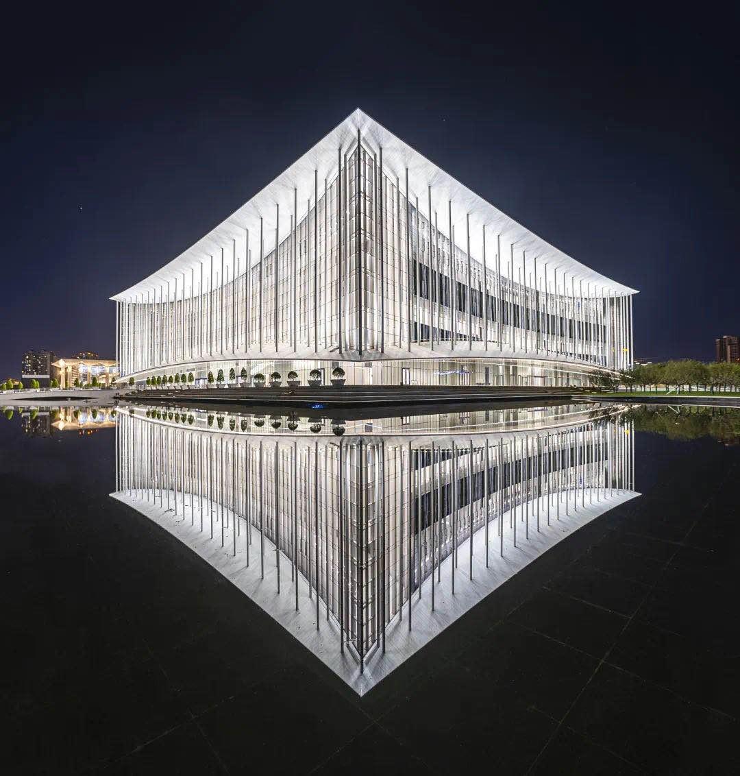 穿越剧最新爆款🎬 带你穿越时空,探秘历史新篇章!🌌✨