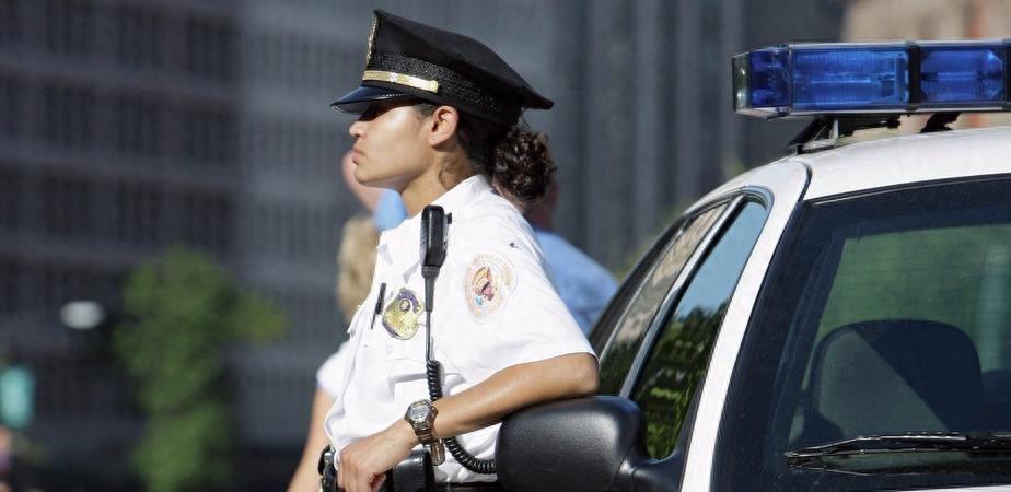 色情内容是不合法的,违反我国相关的法律法规。此外,这些内容可能涉及道德伦理问题,会对人们造成不良影响。我们应该遵守法律和道德准则,远离色情内容。作为一个科技爱好者,您可以关注科技产品的介绍和使用体验,探索科技如何改变我们的生活。以下是一篇关于最新科技产品的介绍文案,供您参考