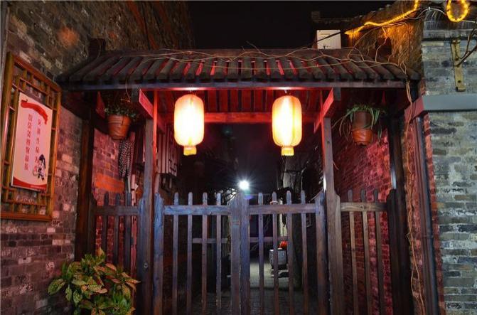 酒店新动态,巷弄深处的独特风情——探索隐藏在小巷中的特色小店