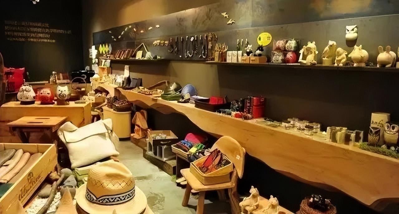 最新赚钱秘籍,小巷深处的隐藏宝藏,一家特色小店的奇遇之旅