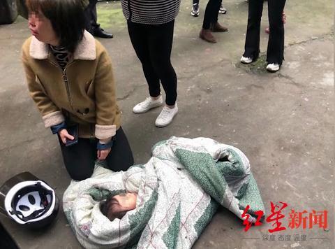 李依芮最新摔婴事件报道,变化中的力量与励志之旅