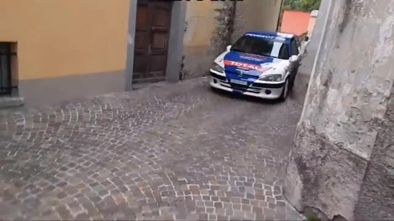 真赛车比赛,小巷中的速度与激情