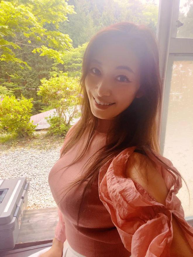 小早川怜子新作发布,探索时尚与艺术的边界