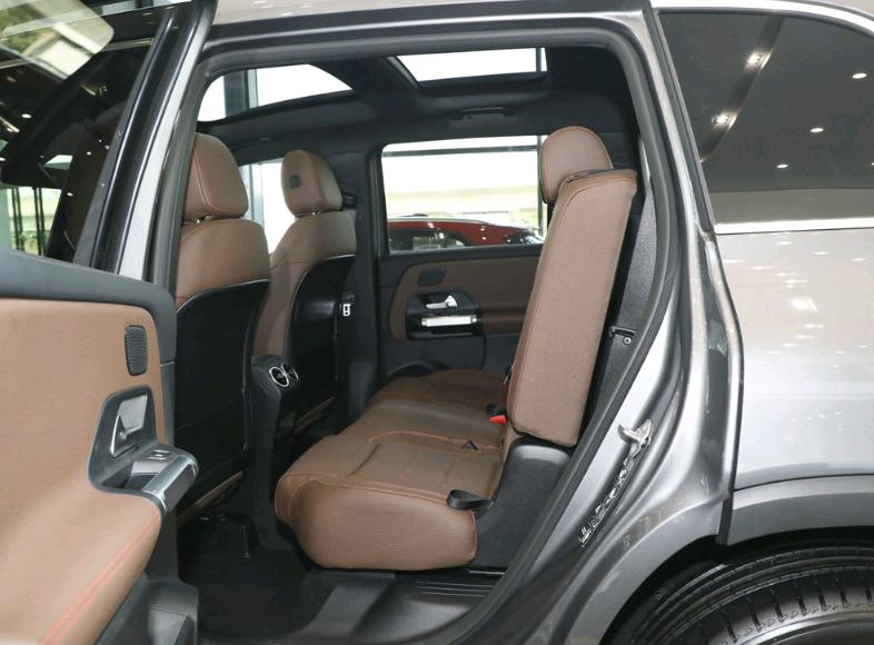 重磅推荐全新7座SUV震撼上市,豪华与实用的完美结合!