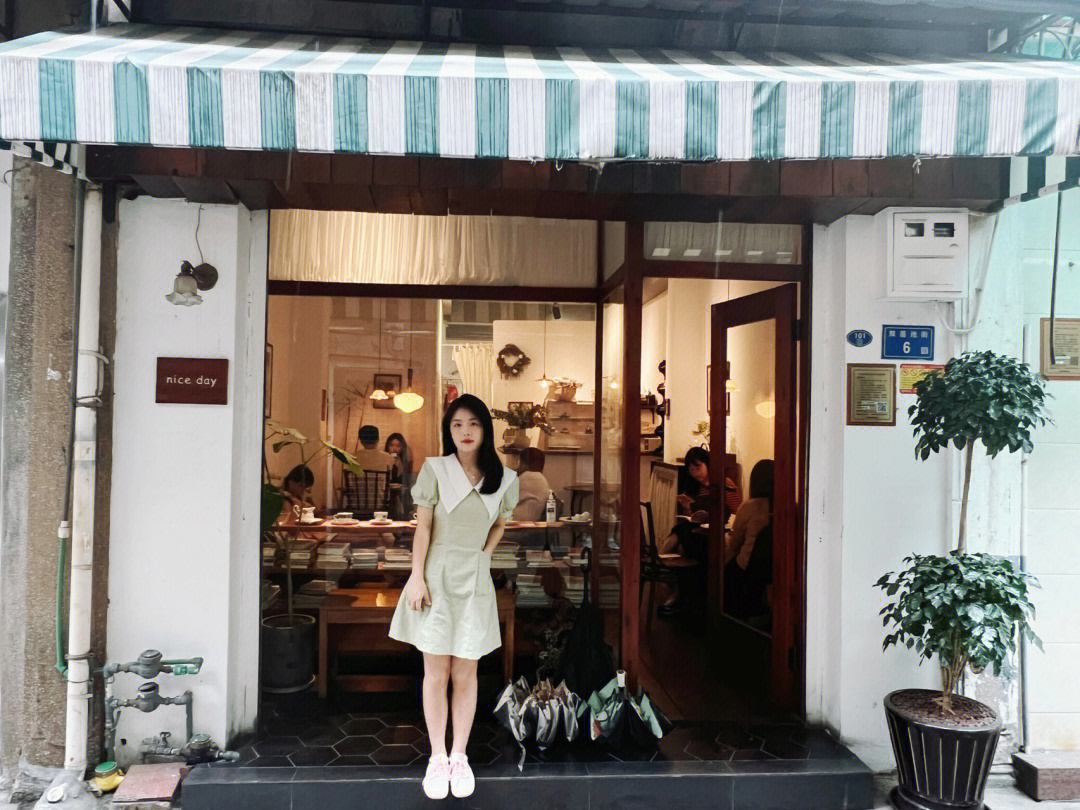 顾恩恩季非凡最新发现,小巷中的隐藏特色小店