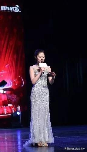 二人转演员豆豆与高科技的奇妙碰撞——体验未来二人转的新时代魅力