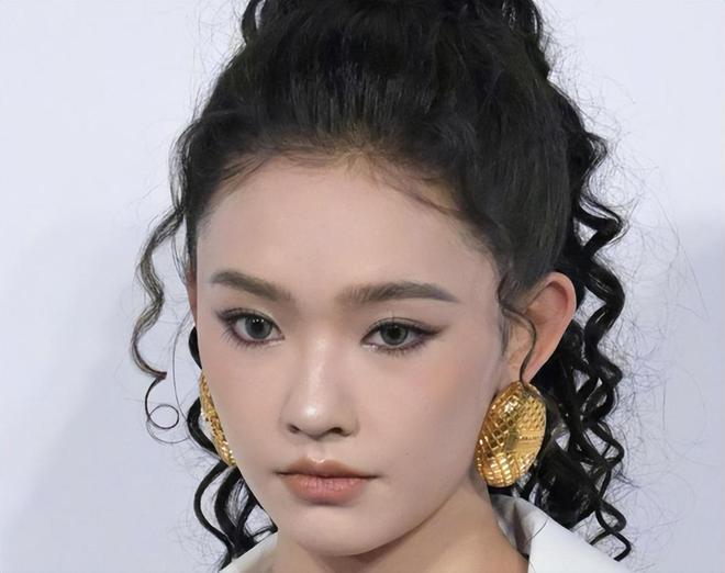 大脸的明星,如何识别并欣赏大脸明星的魅力