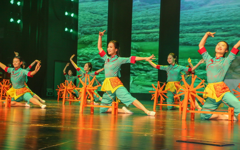 最新乡村歌舞表演视频,乡土艺术的魅力与传承