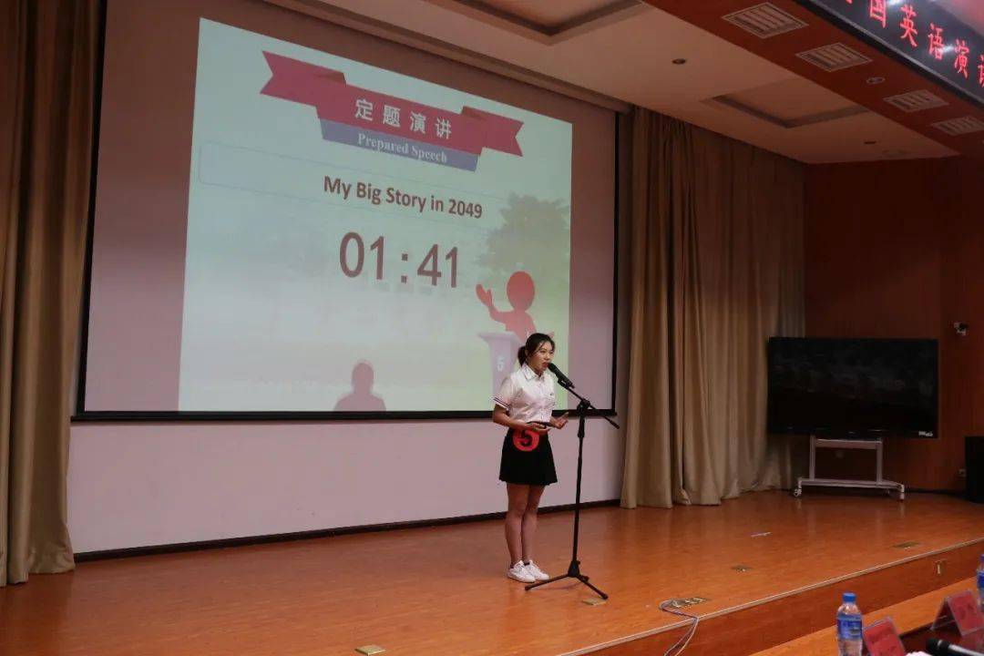 大学演讲比赛视频——小巷深处的演讲魅力