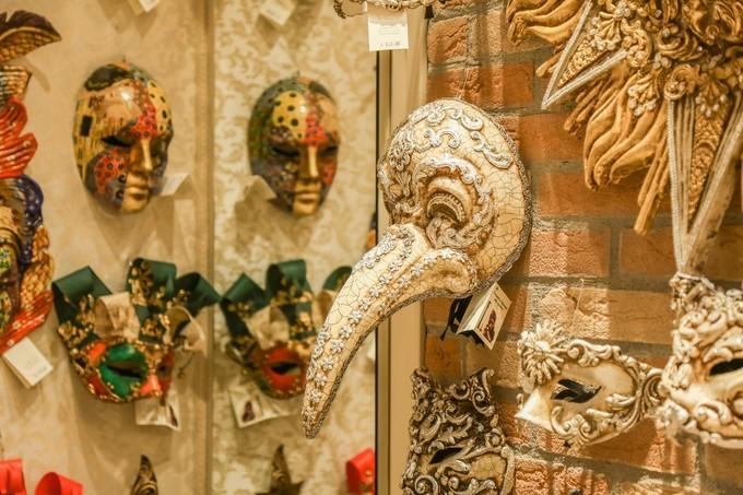 电视剧面具演员表,探索小巷中的独特魅力小店