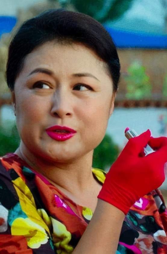 龙婆演员,演艺界的璀璨明珠