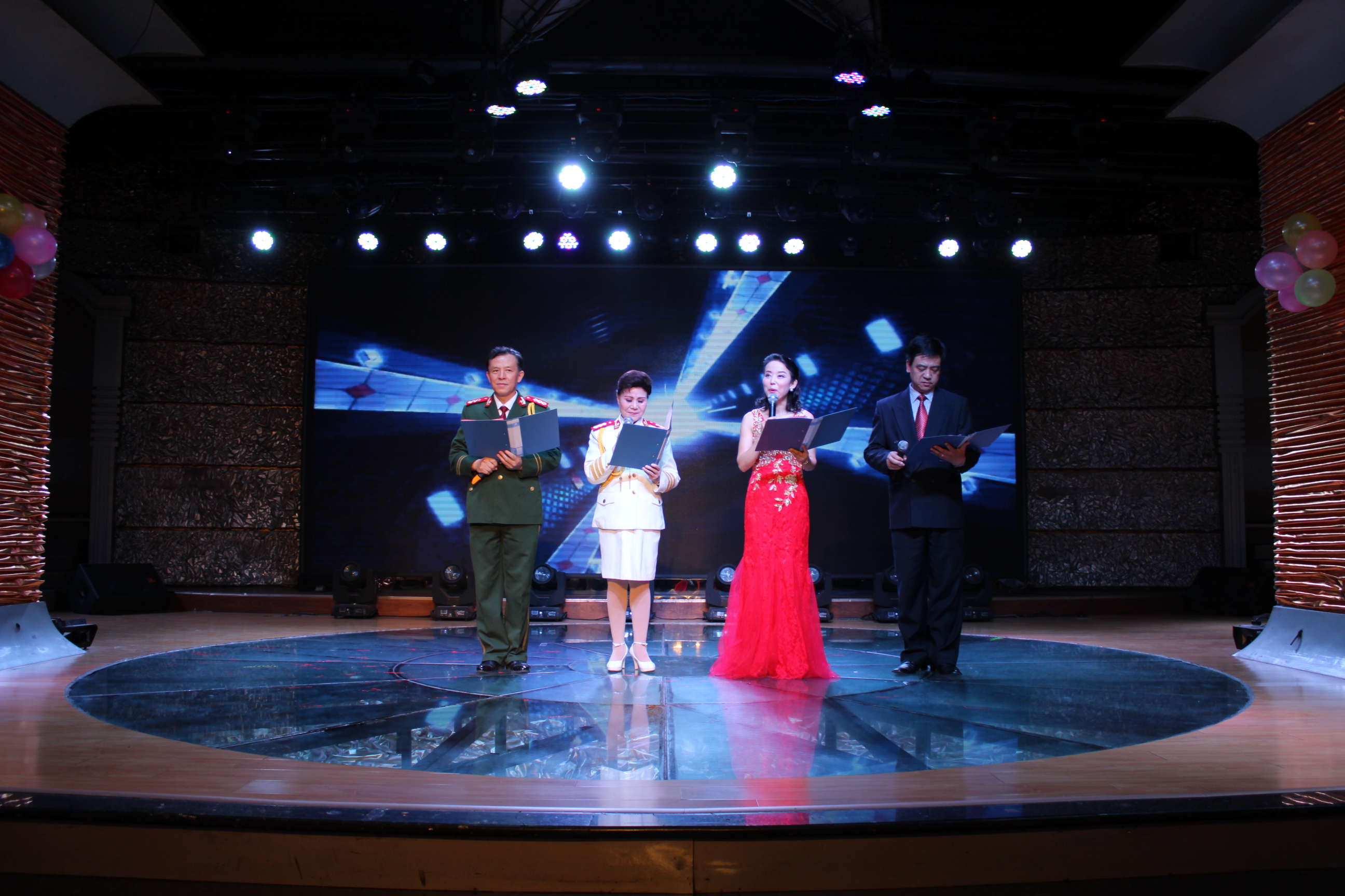 首体比赛,激情与竞争的舞台