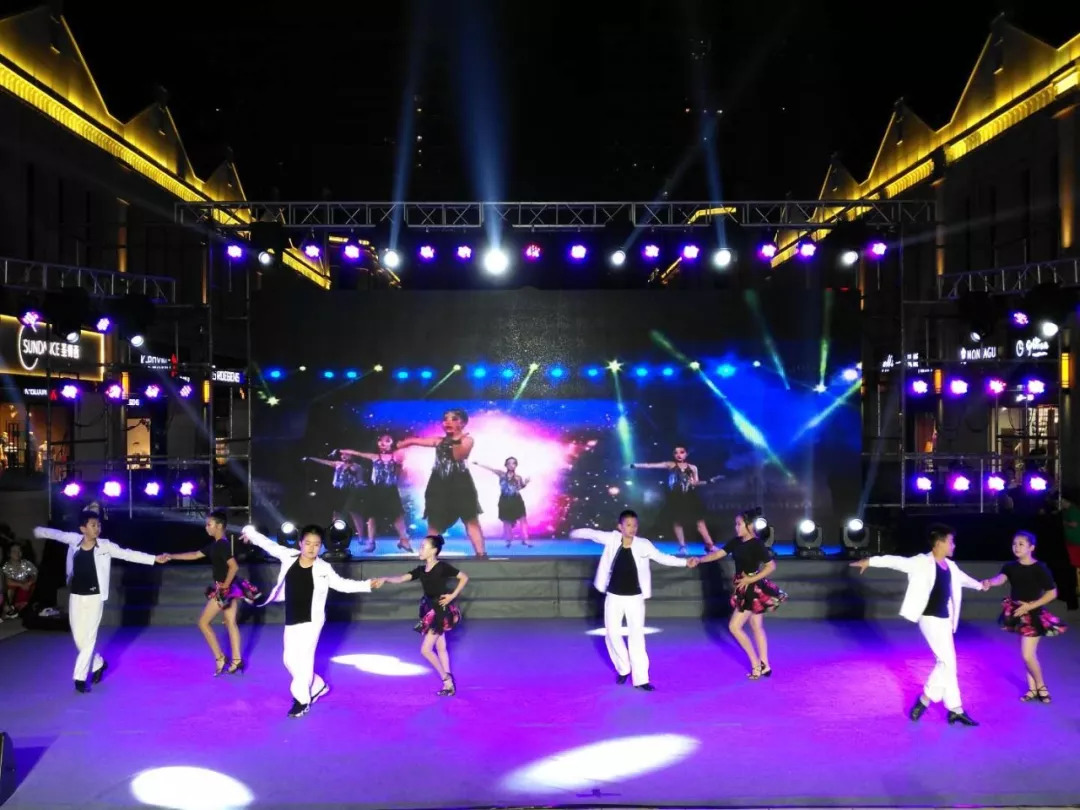 首体比赛,激情与竞争的舞台