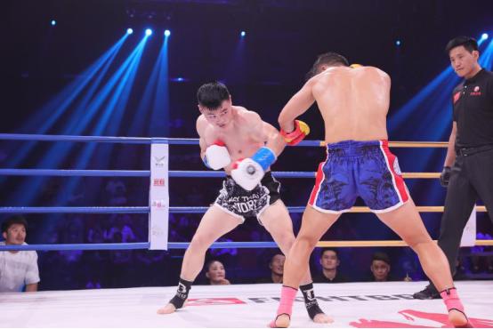 演员朱旭照片,一张脸,千万故事,变化中的自信与成就