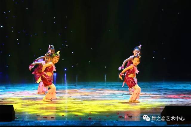 最新女兵舞蹈集锦,热血与柔美的完美融合