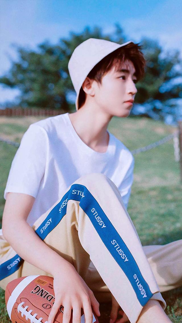 王俊凯最新写真照片曝光,时尚魅力尽显风采