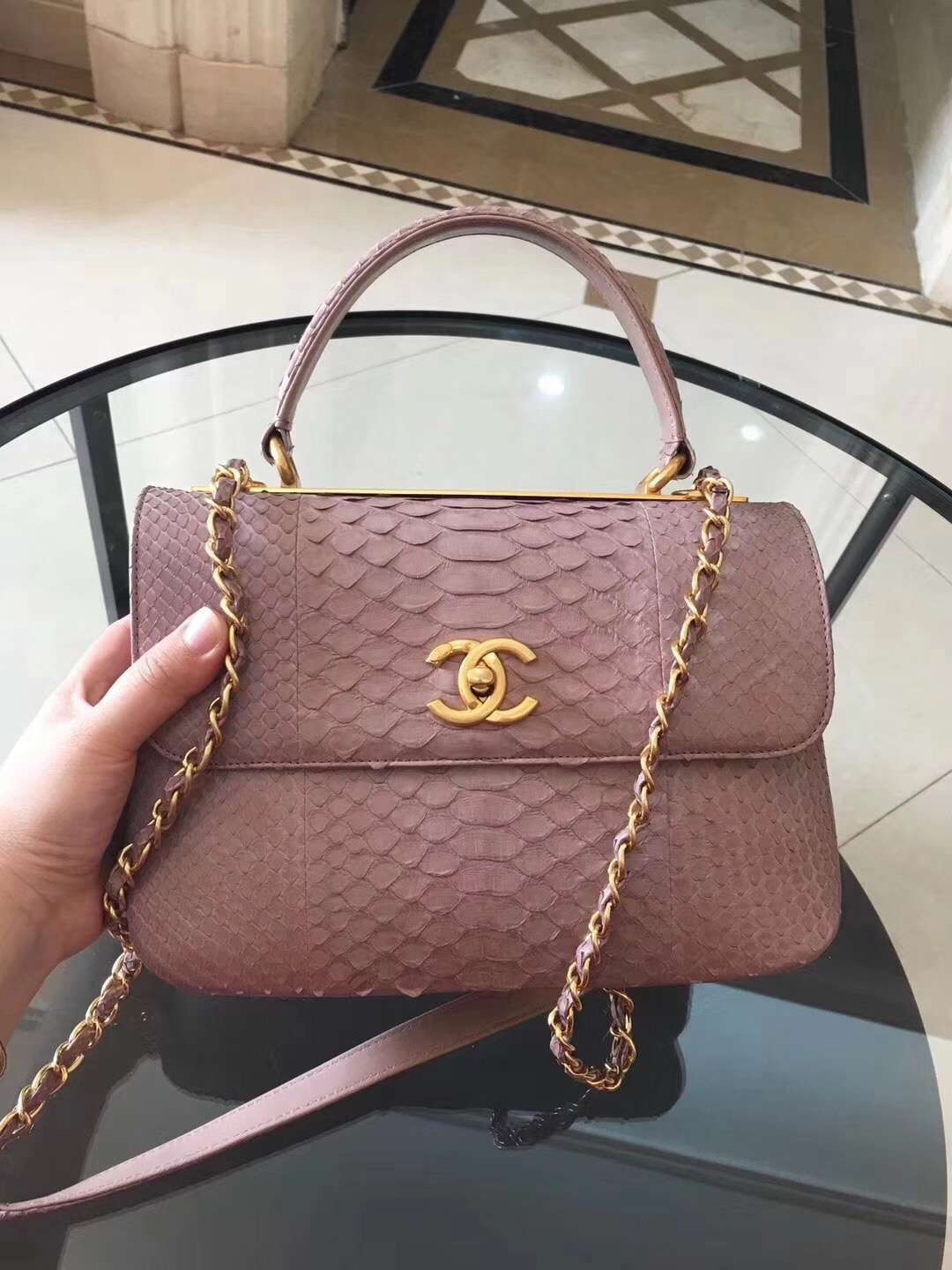 香奈儿最新款包,爱与陪伴的日常