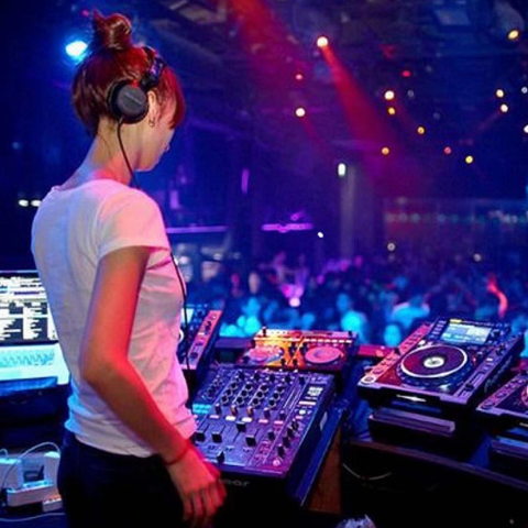 最新DJ慢摇,时代旋律的演绎与影响